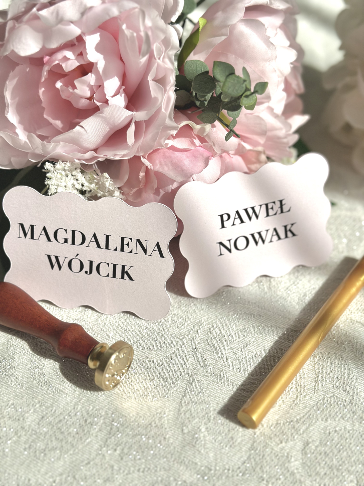 Winietki ślubne nowoczesne ciekawe kształty